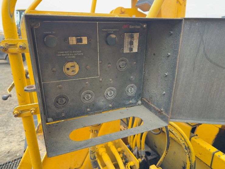 2000-blaw-knox-pf2181-image-26