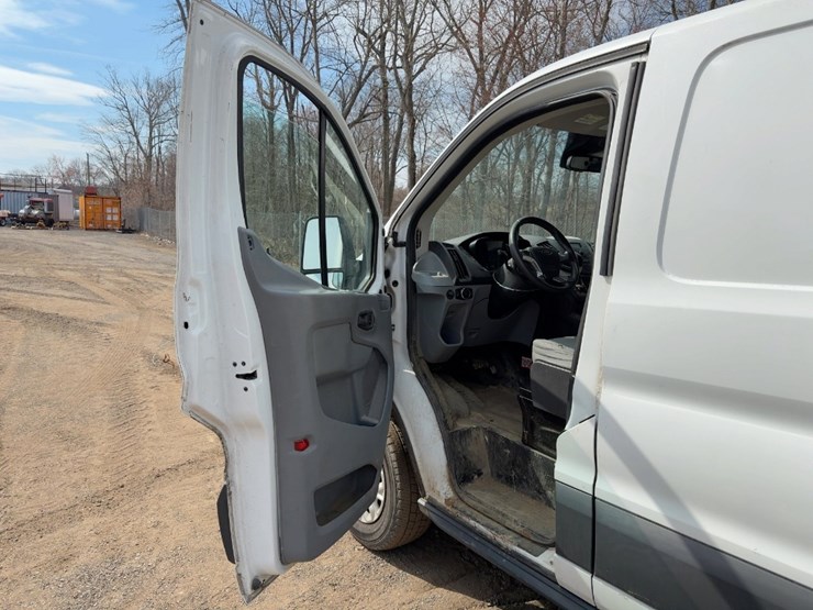 2016-ford-transit-image-15