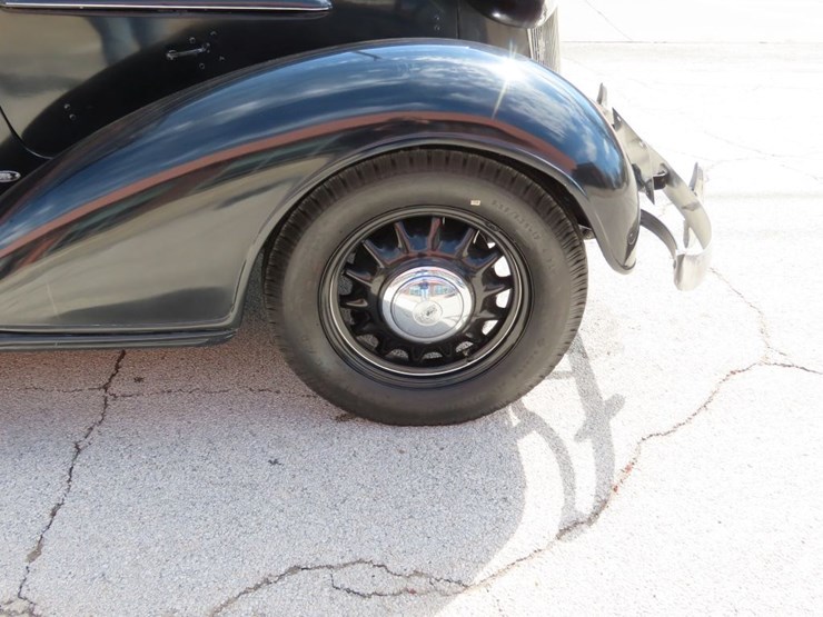 1936-chevrolet-2dr-town-sedan-image-6