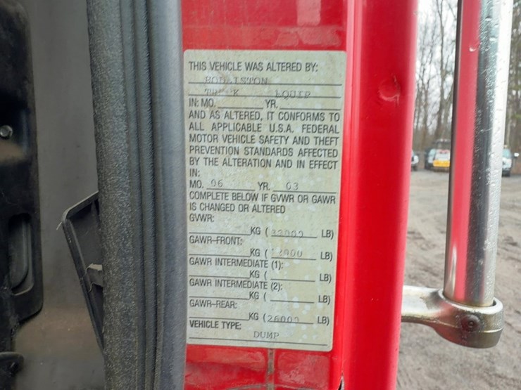 2003-freightliner-fl70-image-29