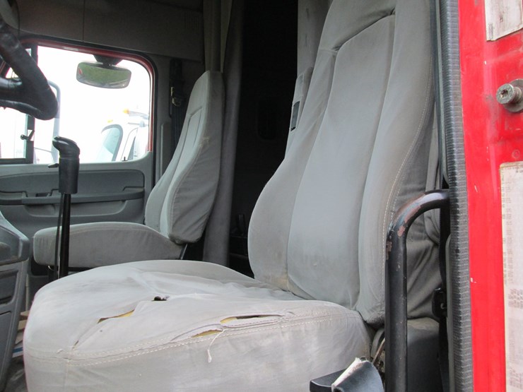 #46169-•-2007-freightliner-columbia-t/a-sleeper-truck-tractor-1fuja6cy07lx38975-image-37