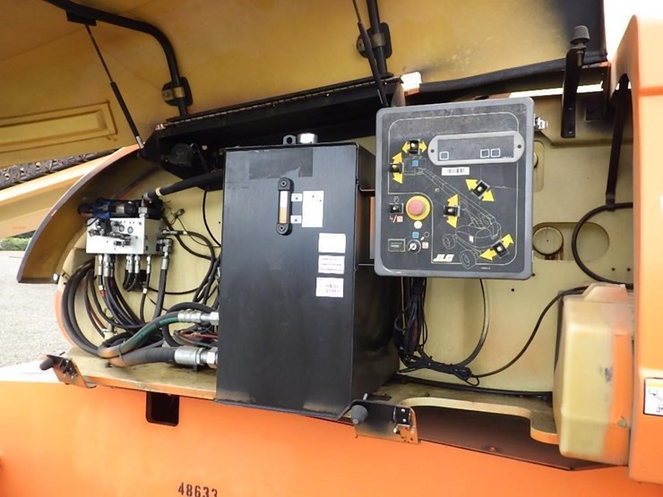 2008-jlg-800s-image-12