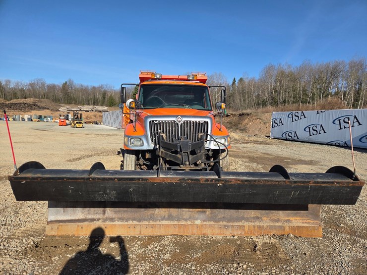 2002-international-7300-image-8