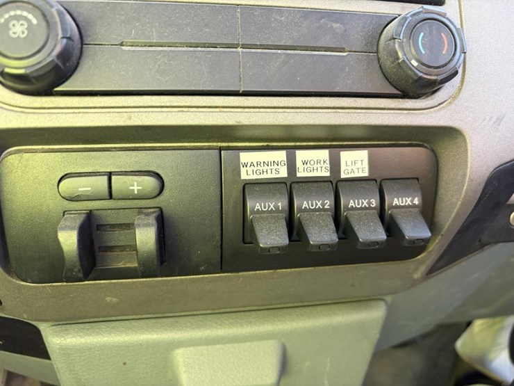 2016-ford-f250-xlt-image-15