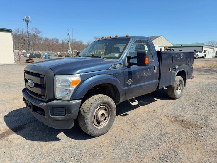 2015-ford-f250-xl-image-1