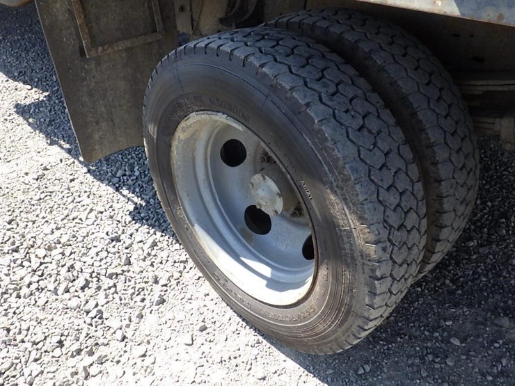 1996-gmc-3500-image-17