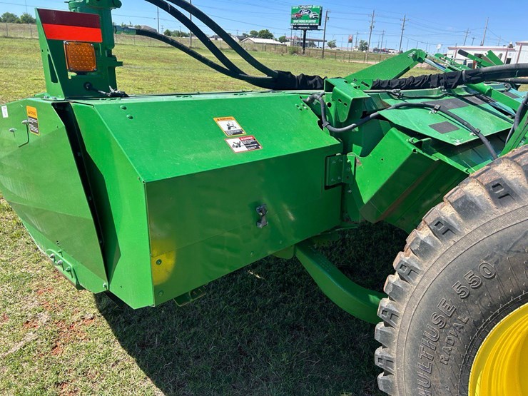 2022-john-deere-w235m-image-15