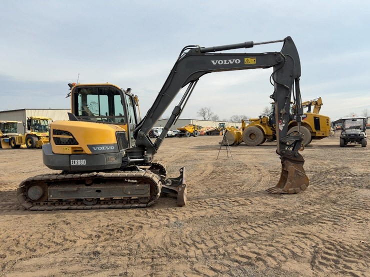 2016-volvo-ecr88d-image-6