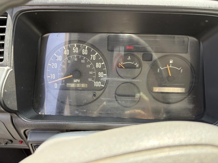 2001-gmc-w4500-image-14