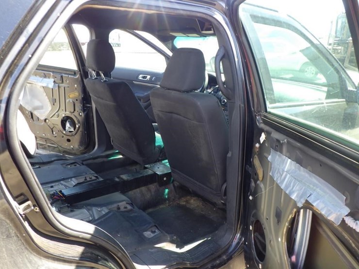 2017-ford-explorer-image-8