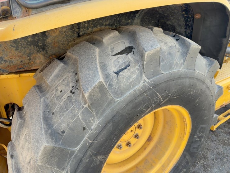 2001-caterpillar-420d-it-image-14