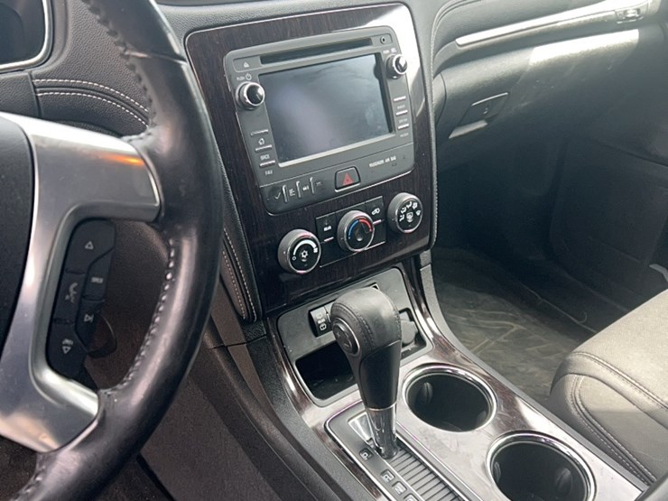 2017-chevrolet-traverse-image-15