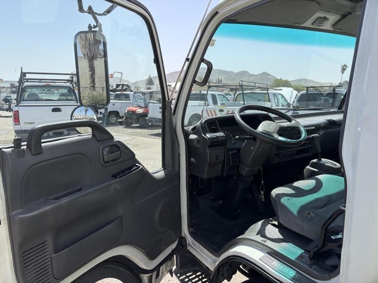 2001-gmc-w4500-image-11