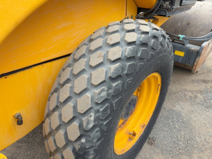 2008-jcb-vibromax-vm75d-image-11