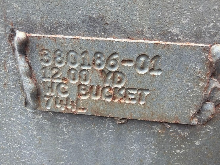 2022-deere-744l-image-19