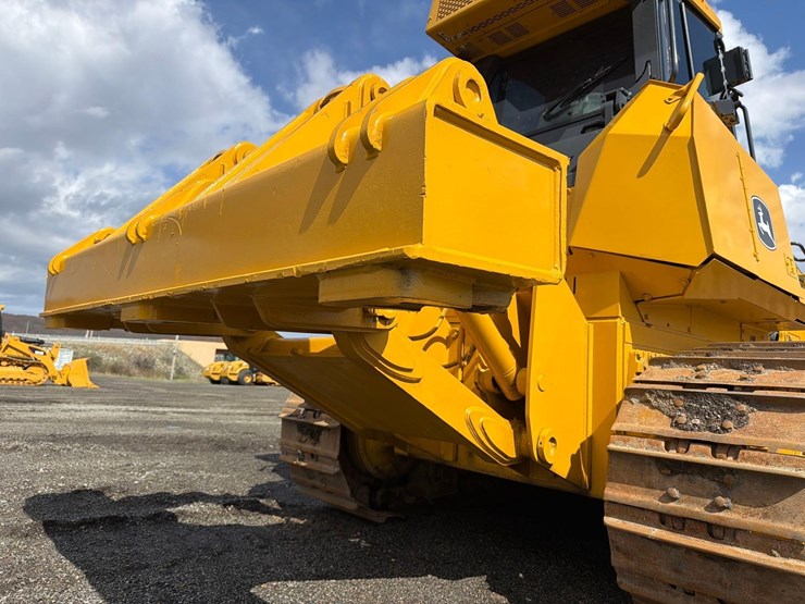 2019-deere-850k-lt-image-10