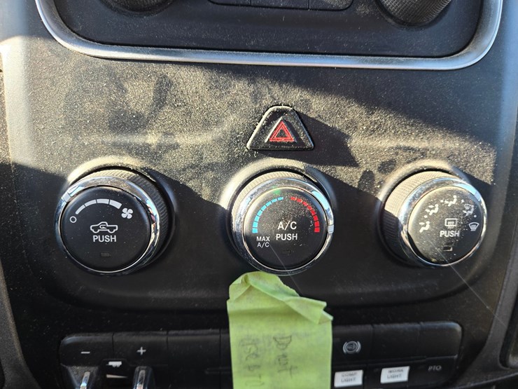 2017-massey-ferguson-8-image-64