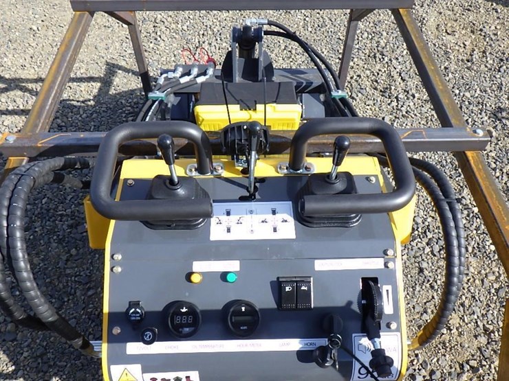 2026-sdlanch-ssl60-skid-steer-tracked-loader-image-12