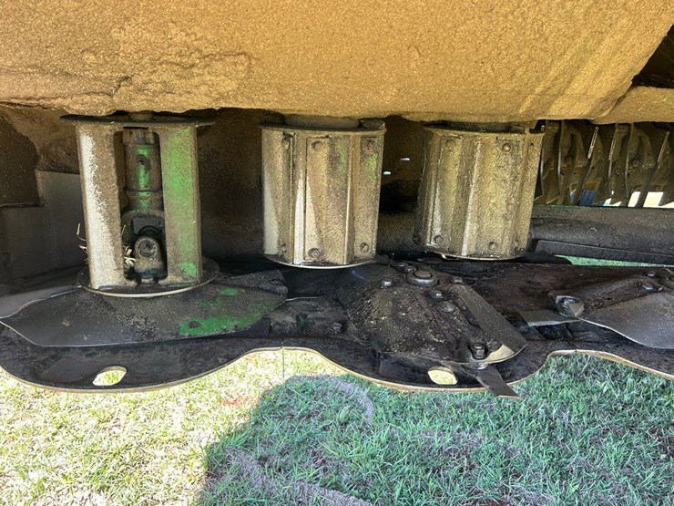 2022-john-deere-w235m-image-43