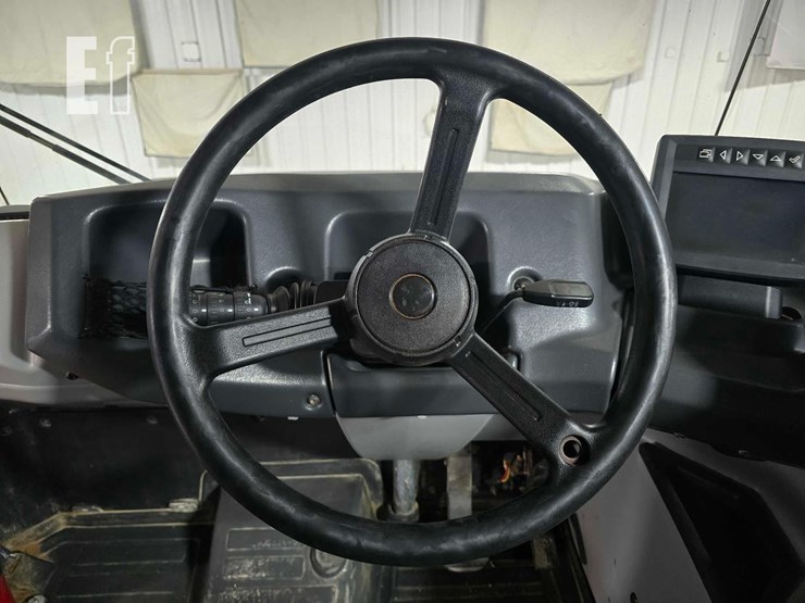 2021-deere-260e-image-10