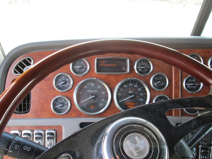2008-peterbilt-389-image-54