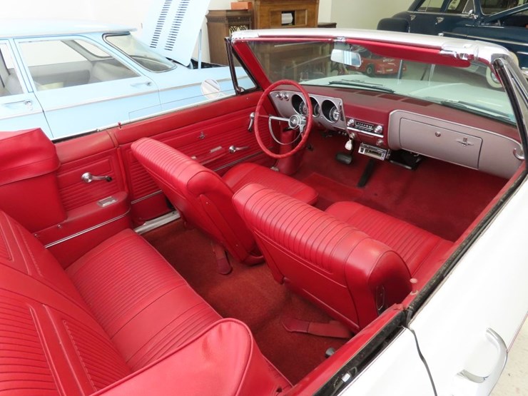 1965-chevrolet-corvair-monza-convertible-image-22