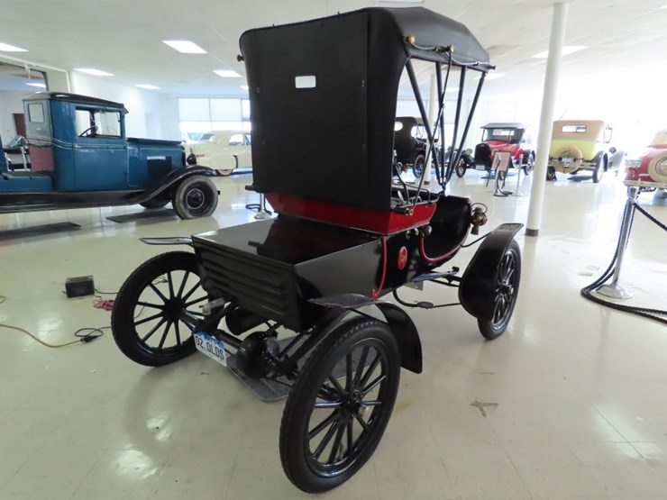 1902-curved-dash-oldsmobile-runabout-image-17
