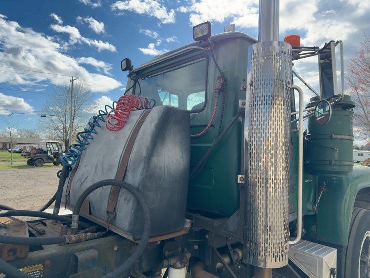 1990-mack-rd688s-image-13