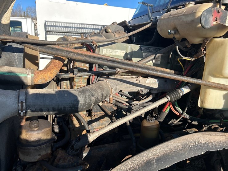 2002-massey-ferguson-8-image-54