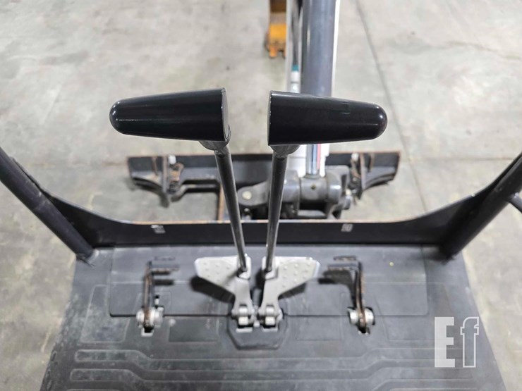 2022-bobcat-e20-image-18