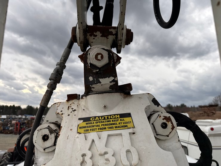 2010-massey-ferguson-8-image-69