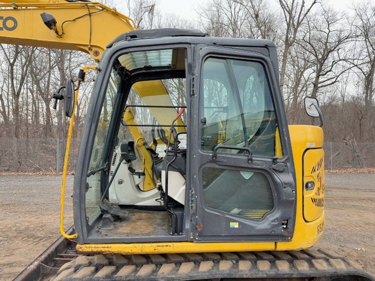 2017-kobelco-sk75sr-3e-image-27