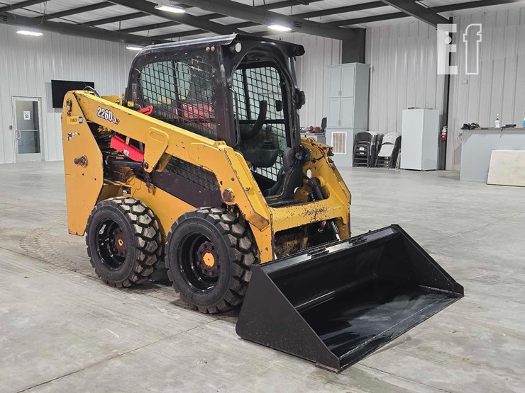 2021-caterpillar-226d3-image-2