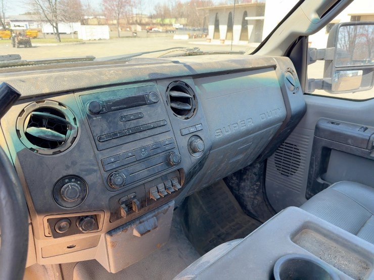 2015-ford-f250-xl-image-23