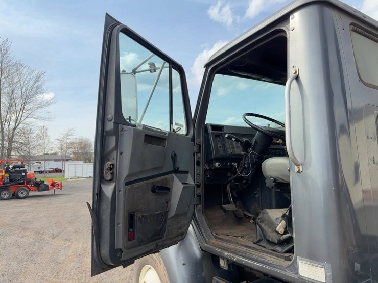 1994-international-8200-image-27