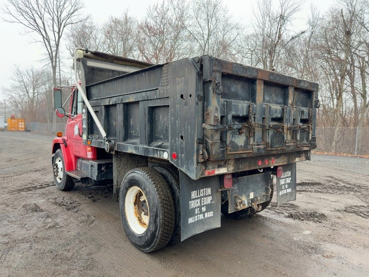 2003-freightliner-fl70-image-3