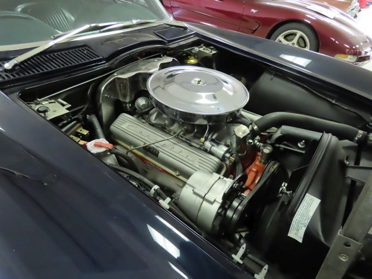 1963-chevrolet-corvette-stingray-split-window-coupe-image-19