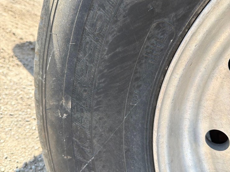 2012-peterbilt-389-image-23