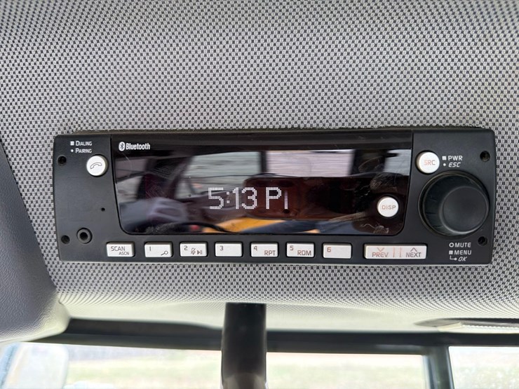 2024-deere-260p-image-22