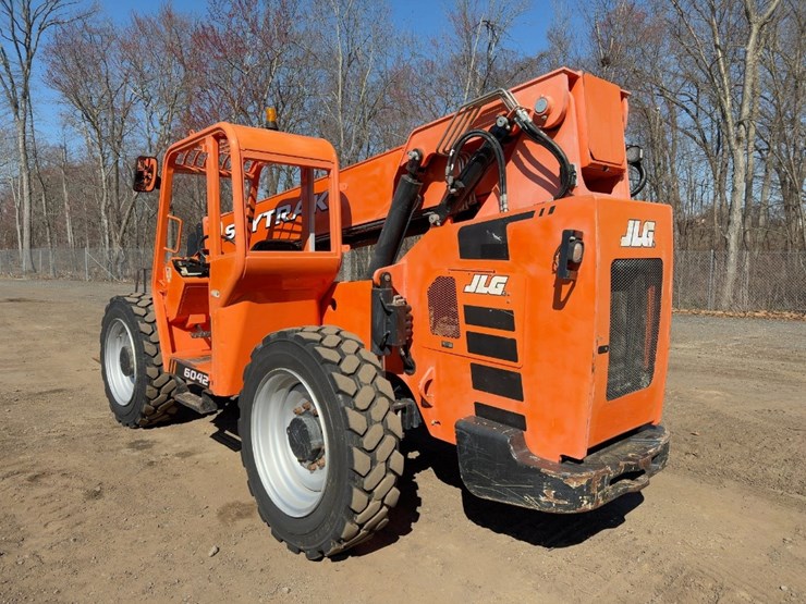 2016-sky-trak-6042-image-3