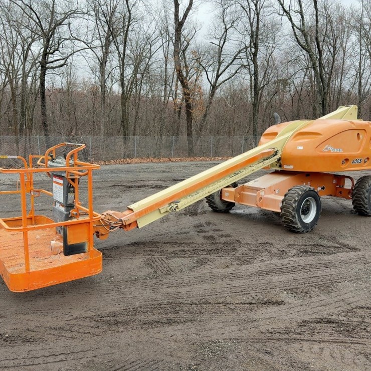 2014 JLG 400S