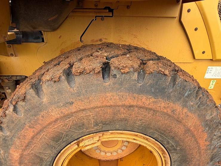 2016-caterpillar-926m-image-8