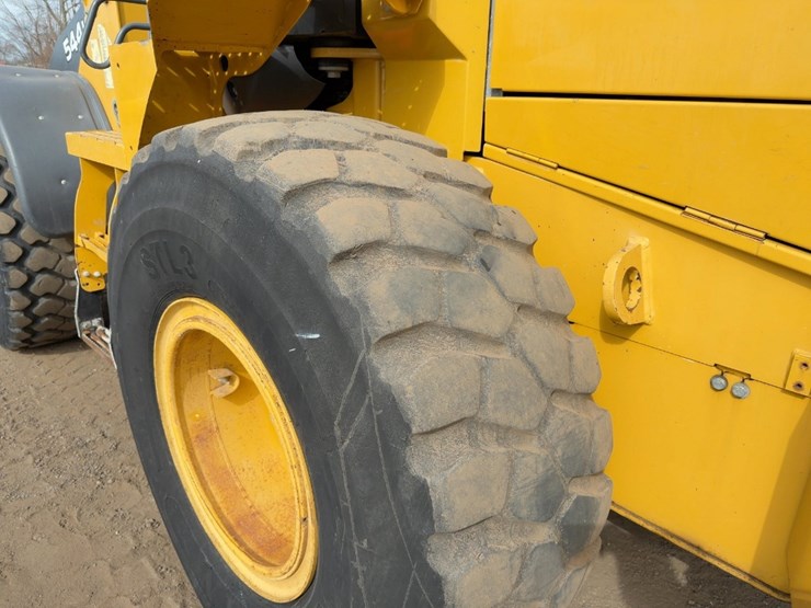 2018-deere-544k-image-14