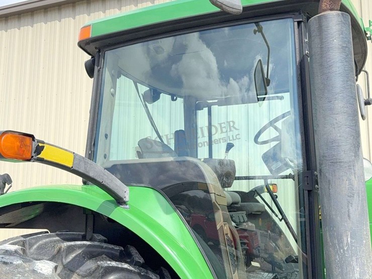 john-deere-200-image-29