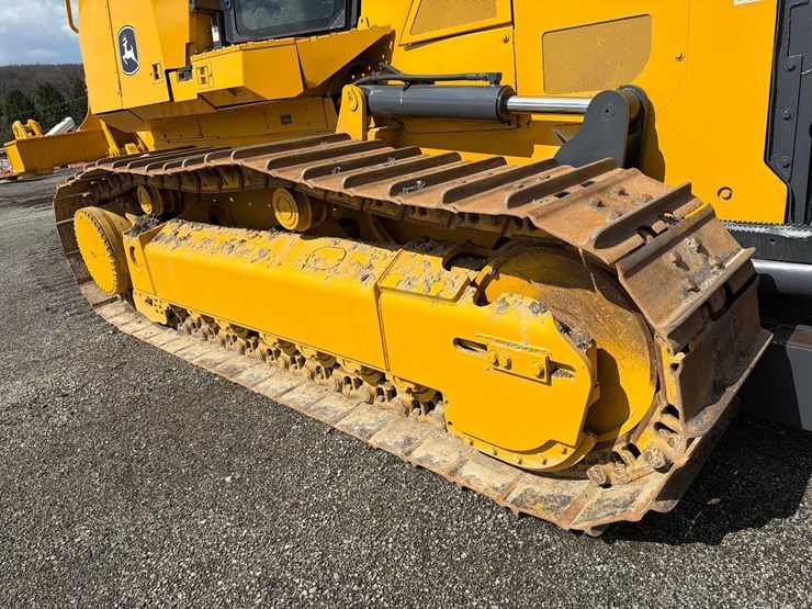 2019-deere-850k-lt-image-17