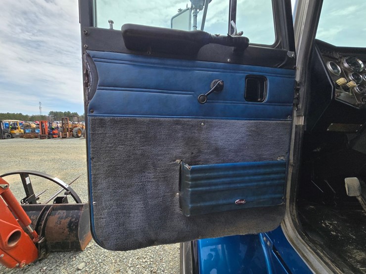 1991-peterbilt-357-image-58