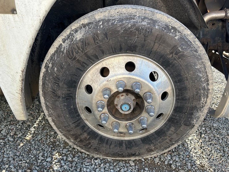 2002-massey-ferguson-8-image-86