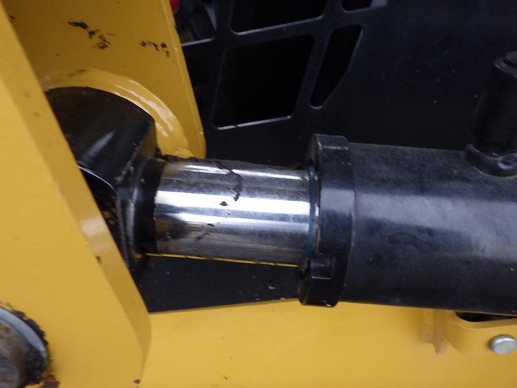 2020-caterpillar-226d3-image-24