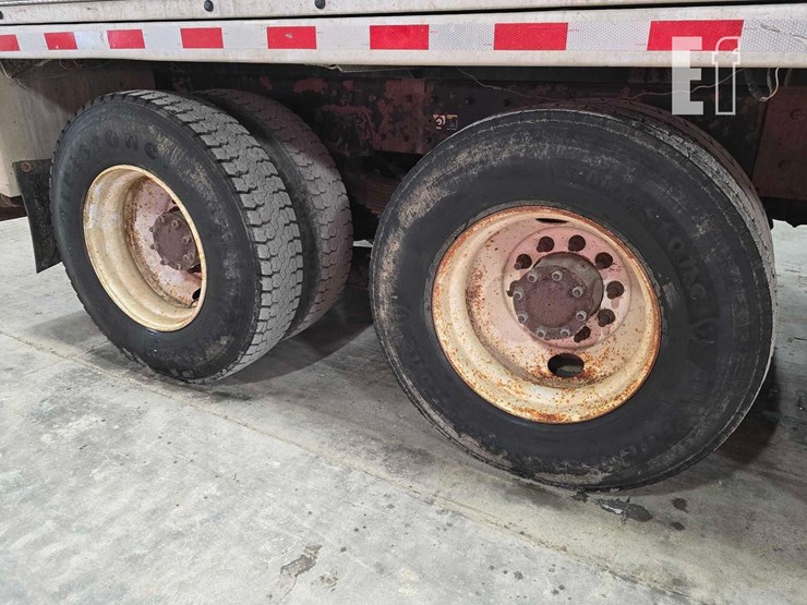 2014-kenworth-t800-image-33