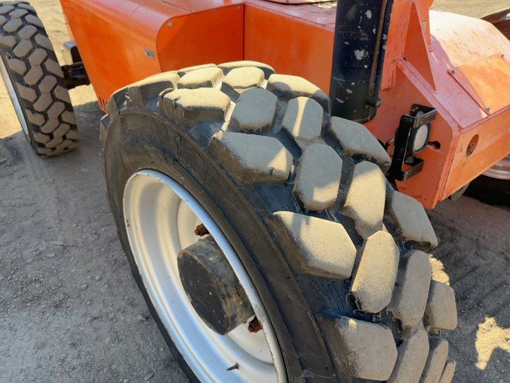 2016-sky-trak-6042-image-10